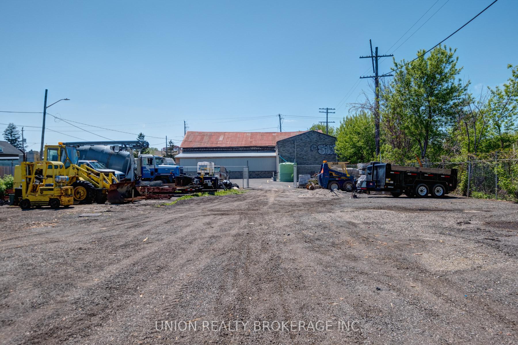 723 Albert Street