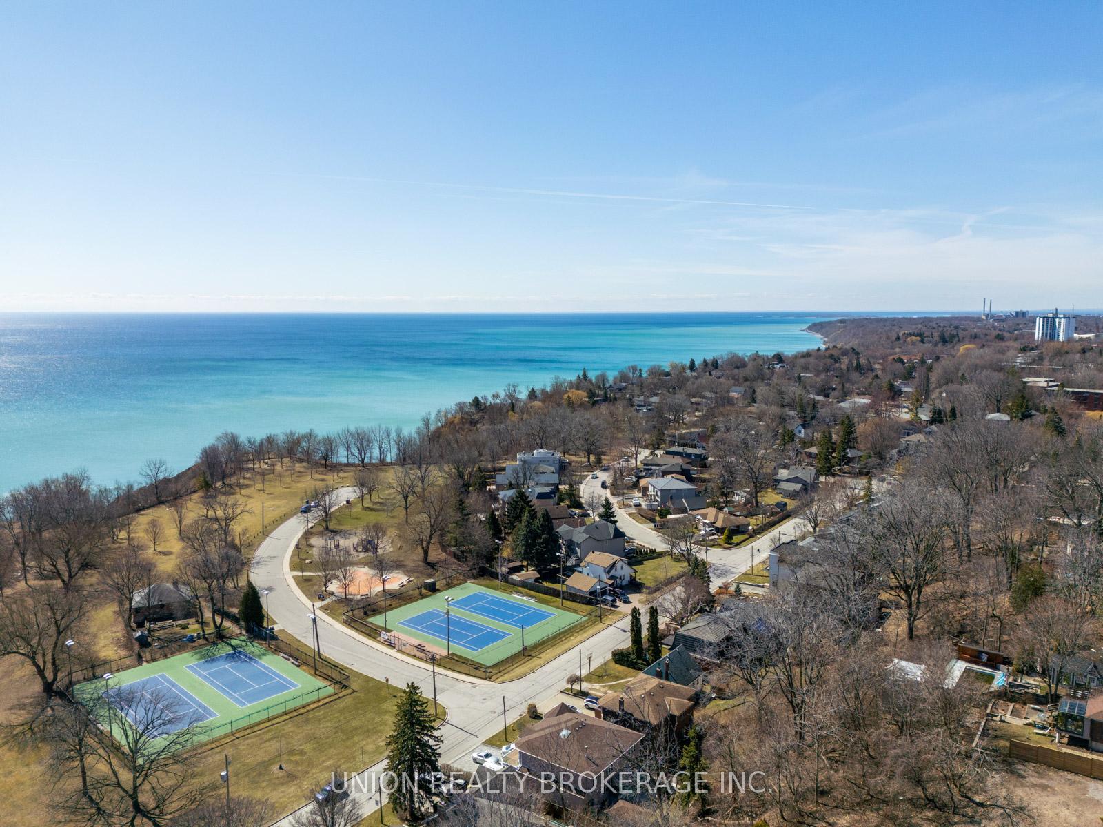 22 Cliffcrest Drive