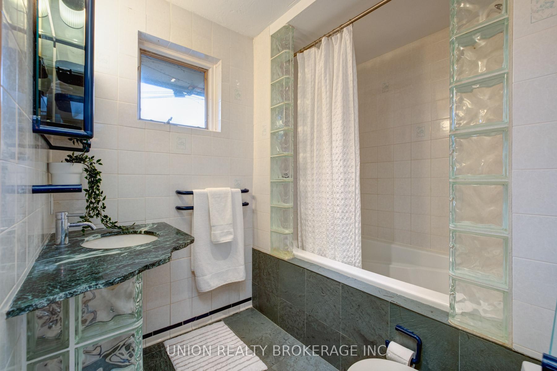 54 Oakridge Drive, Toronto
