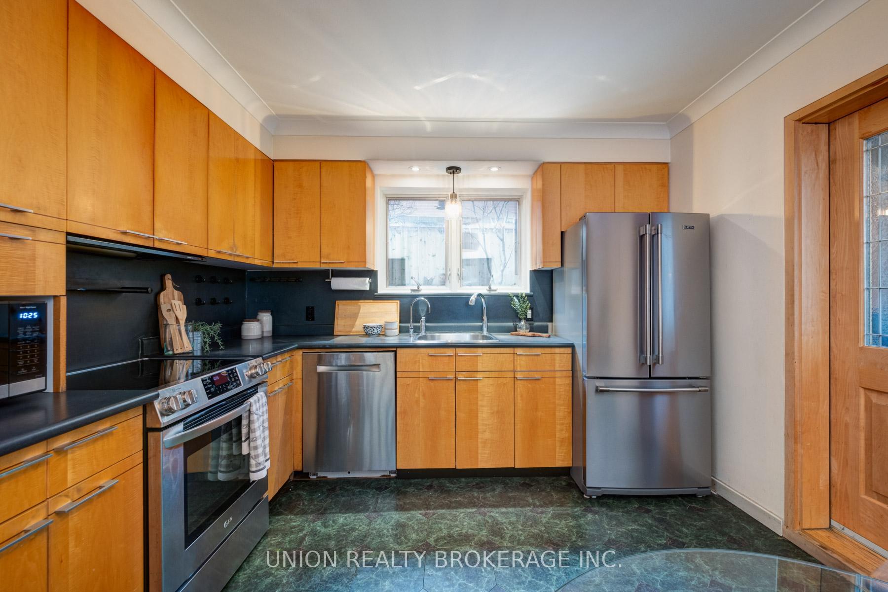 54 Oakridge Drive, Toronto
