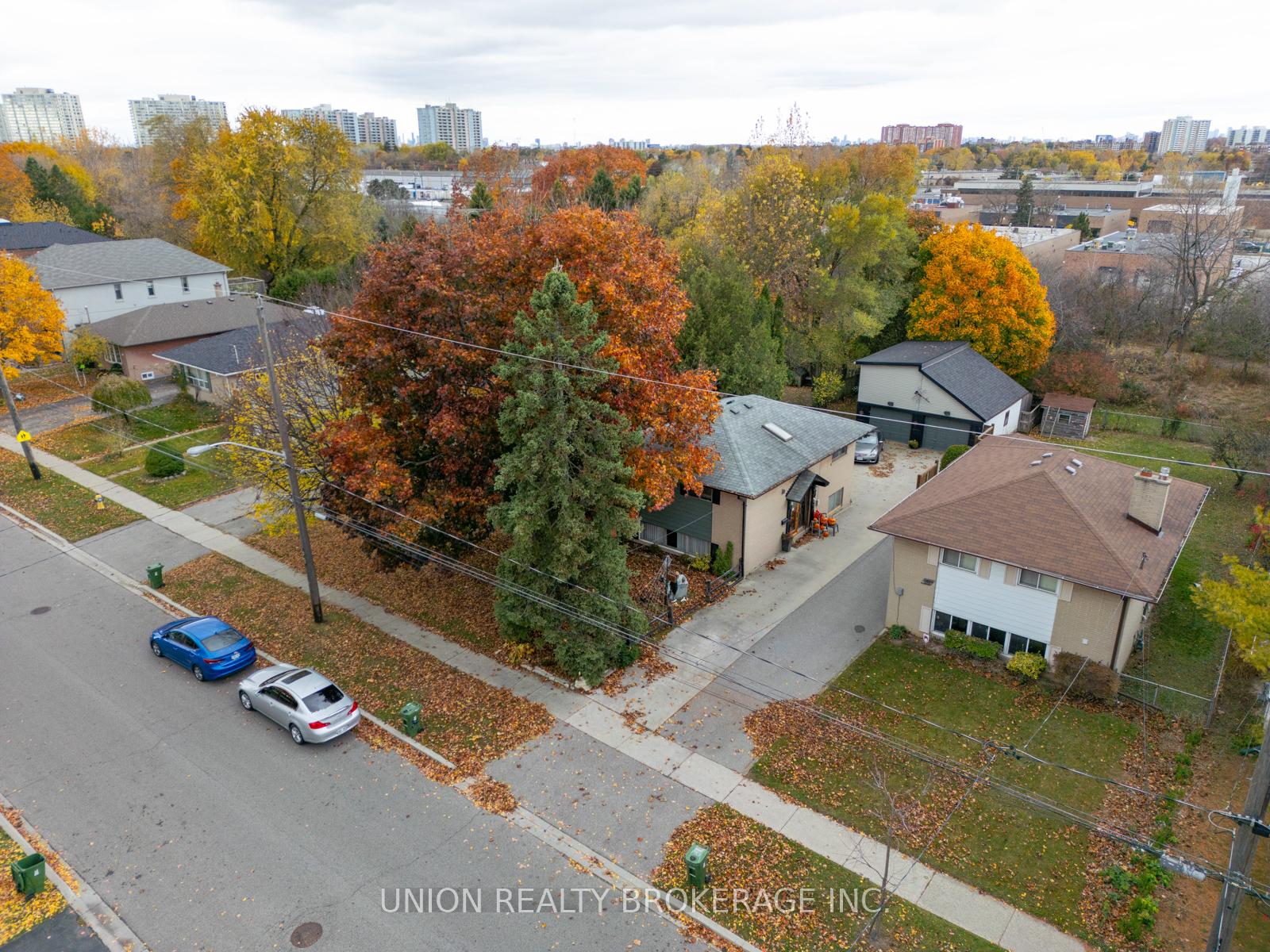 54 Oakridge Drive, Toronto