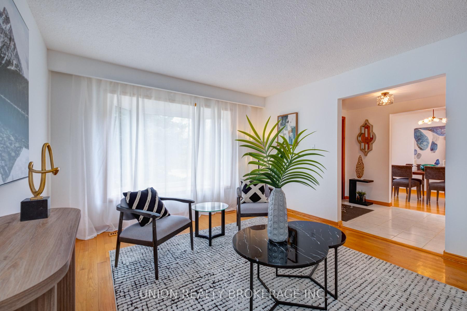 15 Charterhouse Road, Toronto