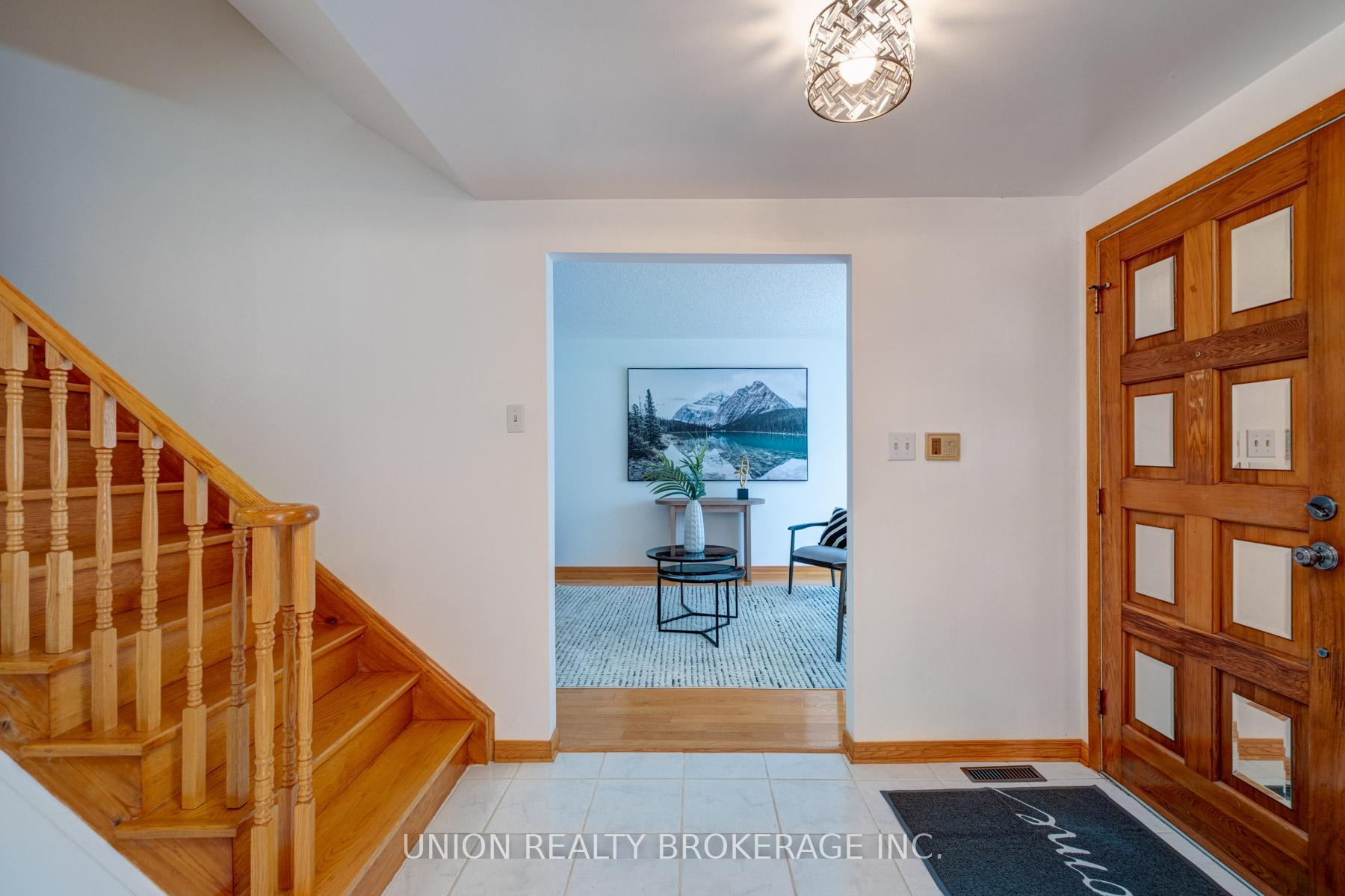 15 Charterhouse Road, Toronto
