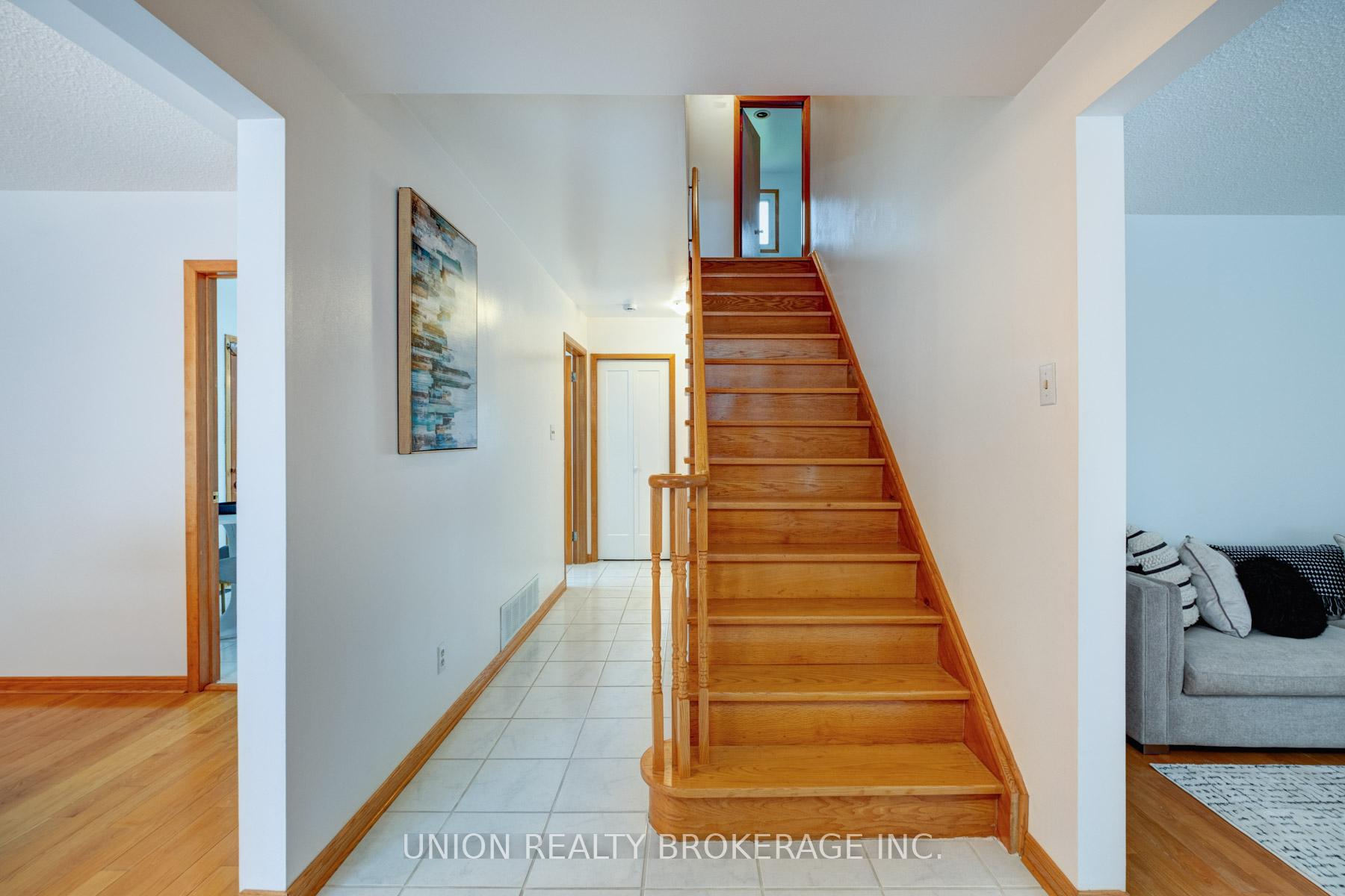 15 Charterhouse Road, Toronto