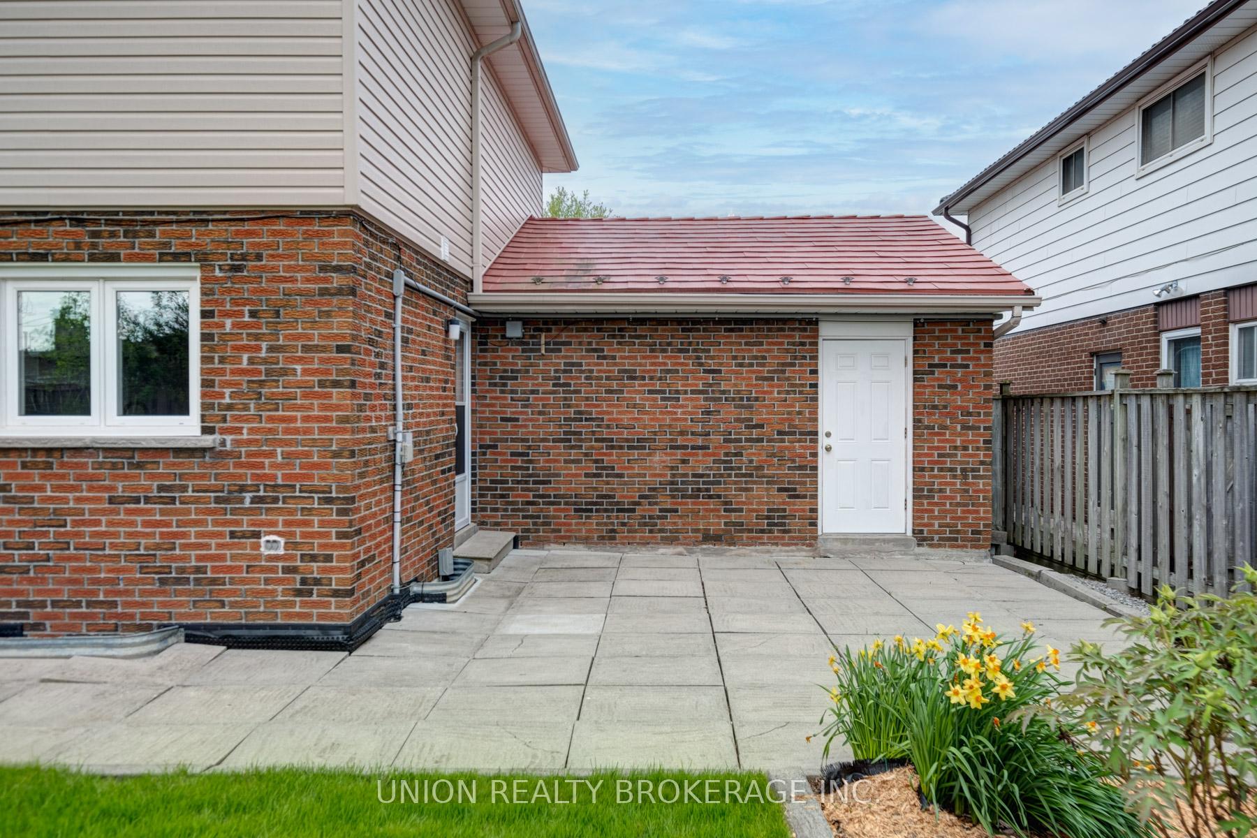 15 Charterhouse Road, Toronto