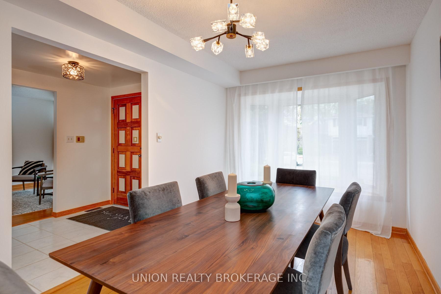 15 Charterhouse Road, Toronto