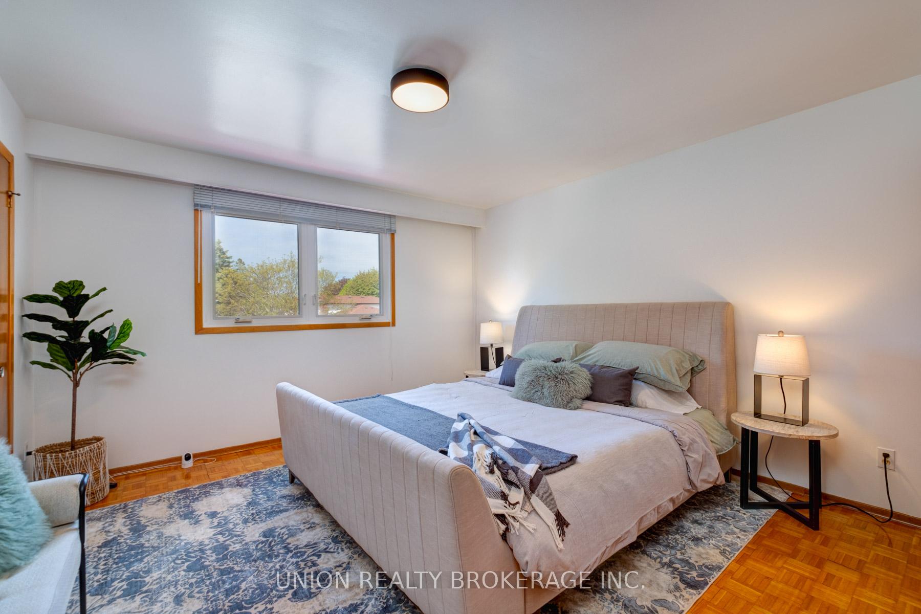 15 Charterhouse Road, Toronto