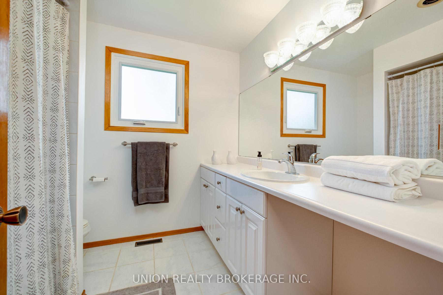 15 Charterhouse Road, Toronto