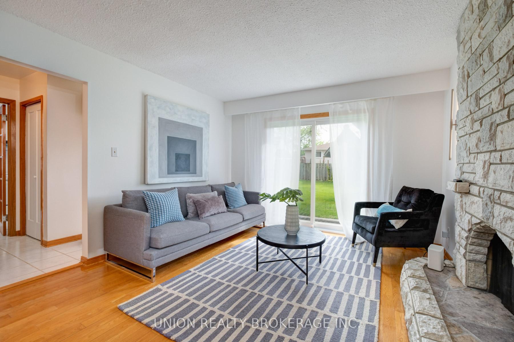 15 Charterhouse Road, Toronto