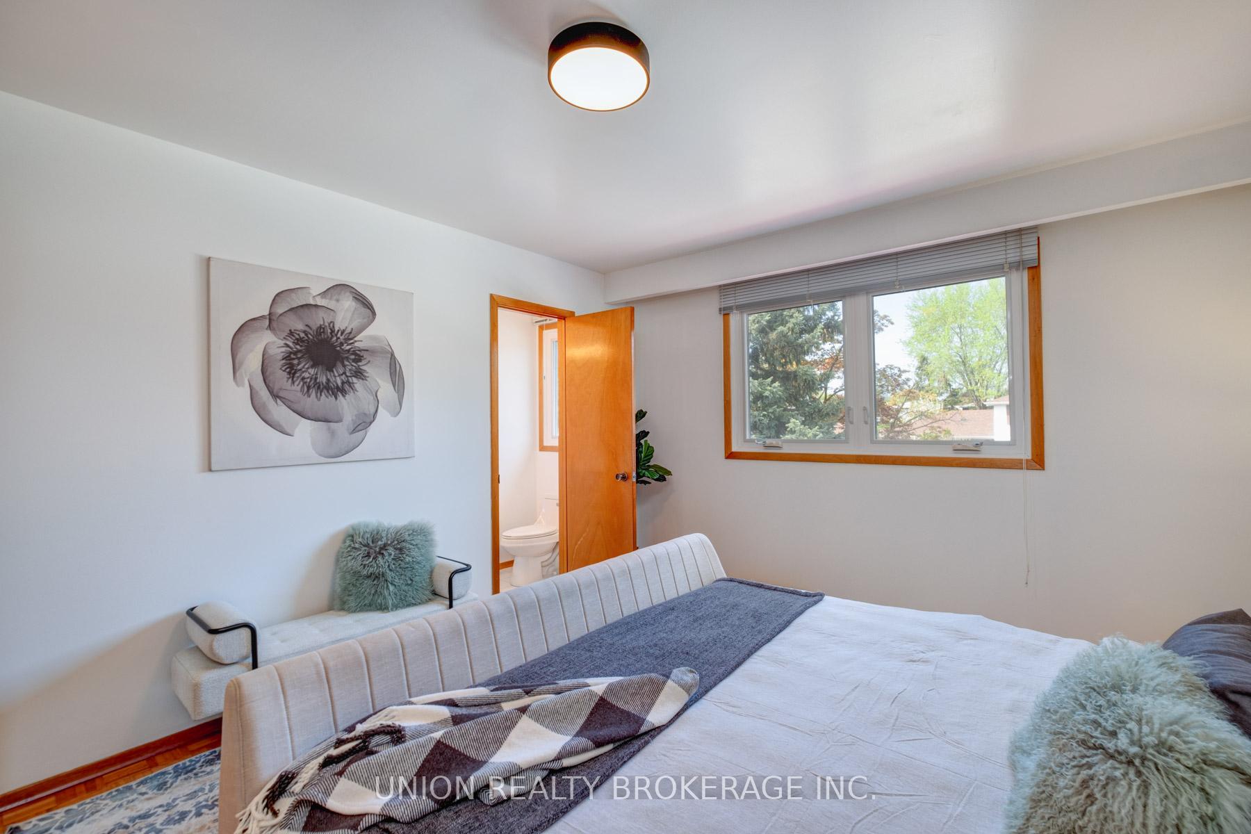 15 Charterhouse Road, Toronto
