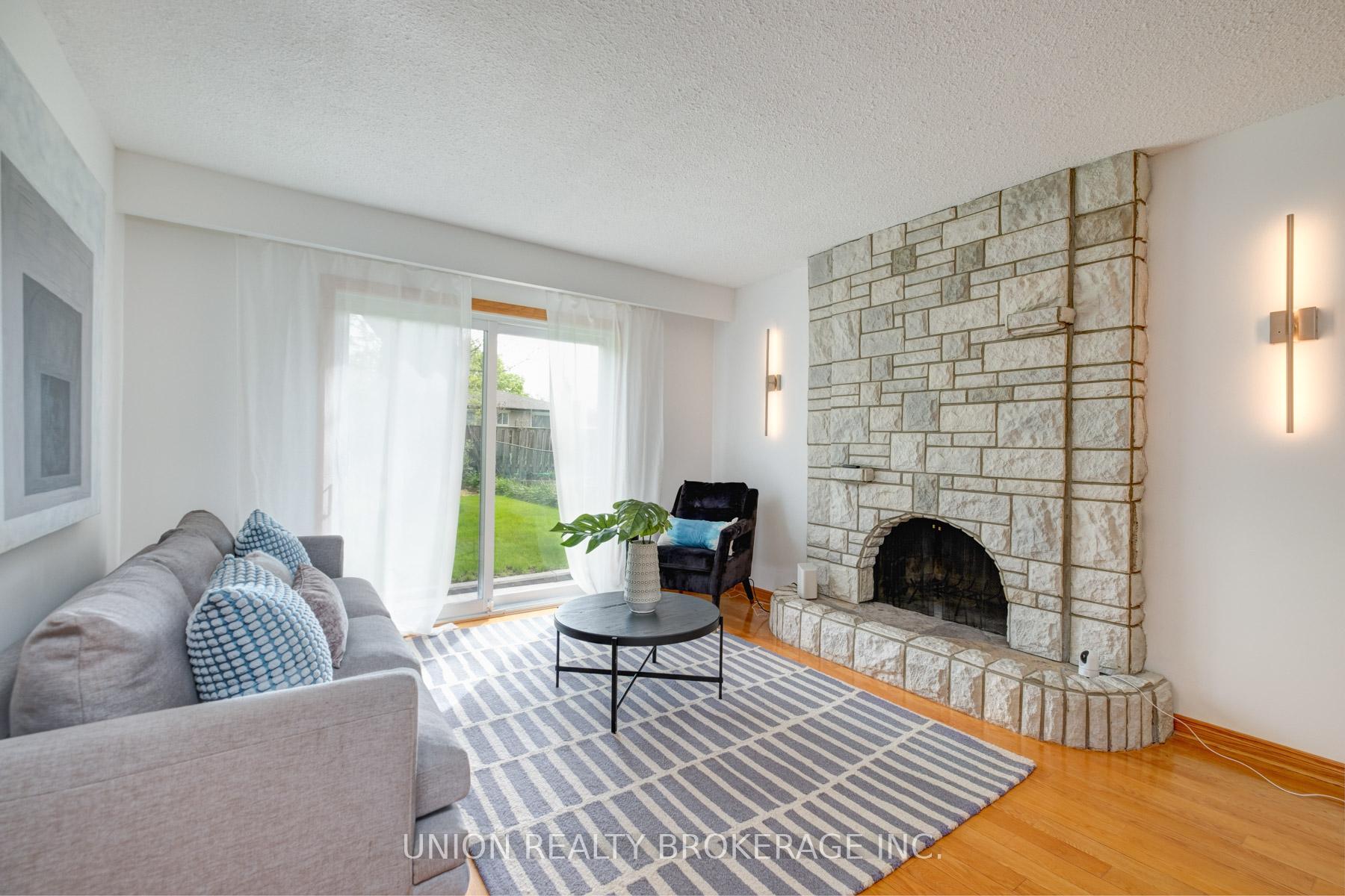 15 Charterhouse Road, Toronto