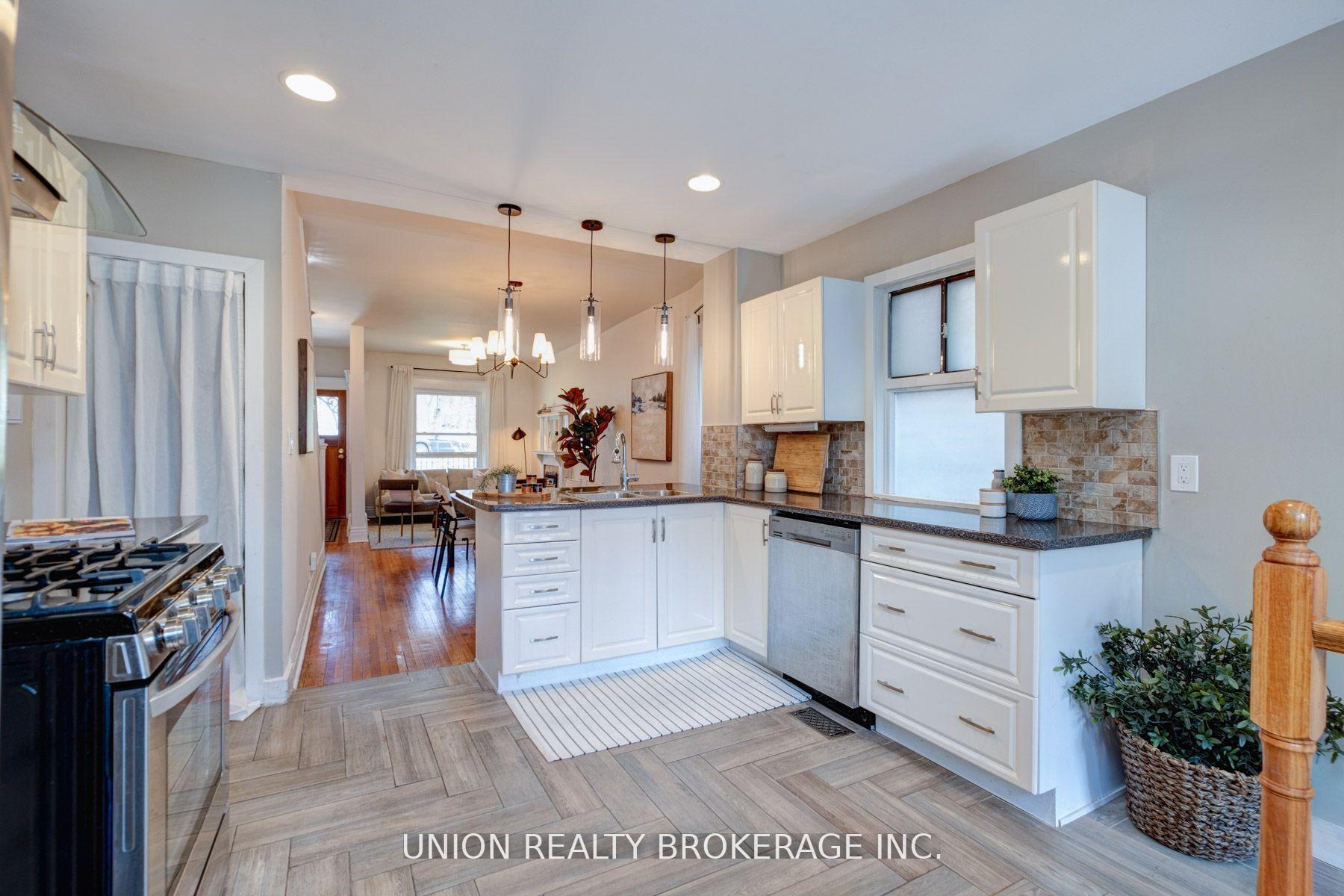 146 Beech Avenue, Toronto