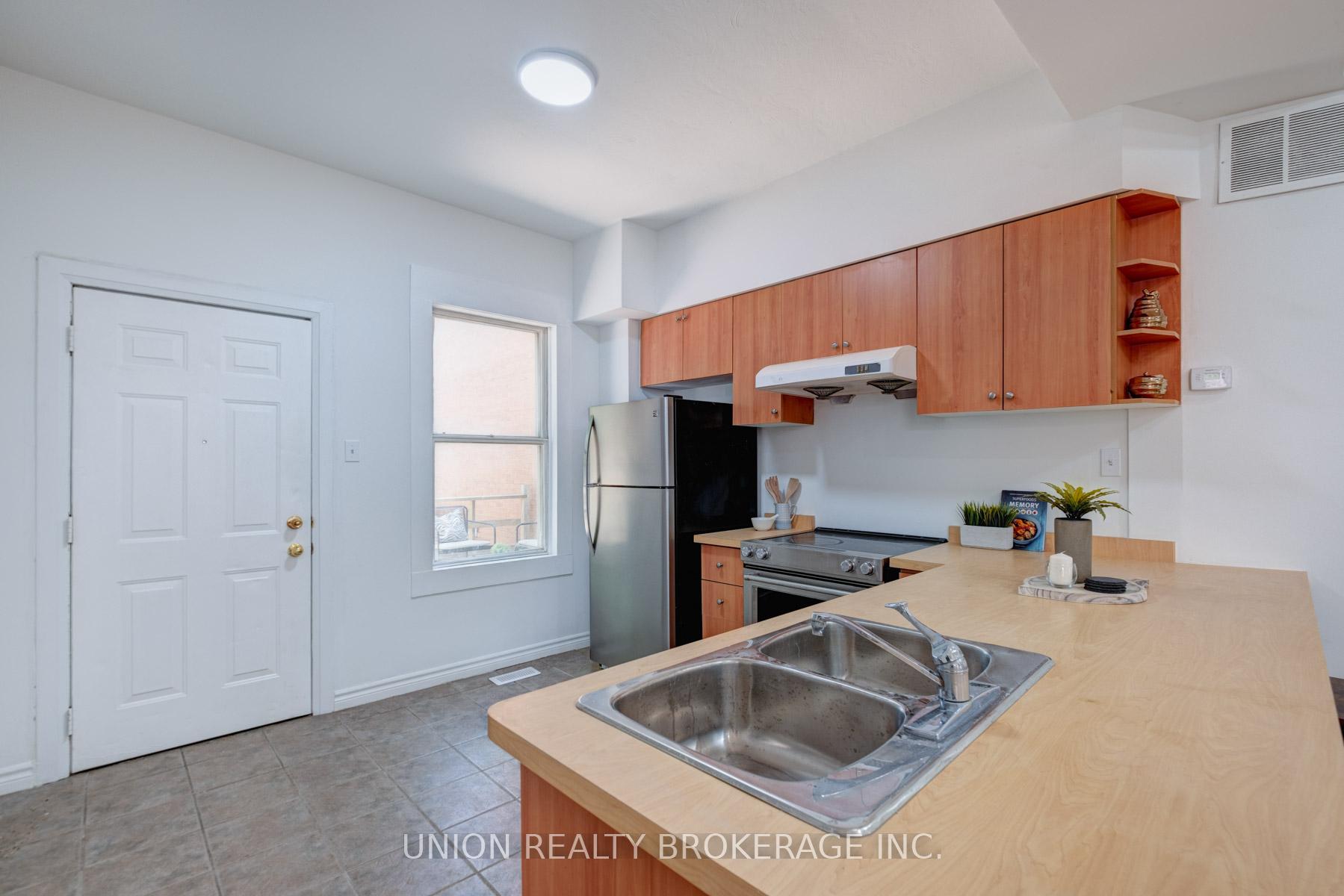 533 Victoria Park Avenue, Toronto