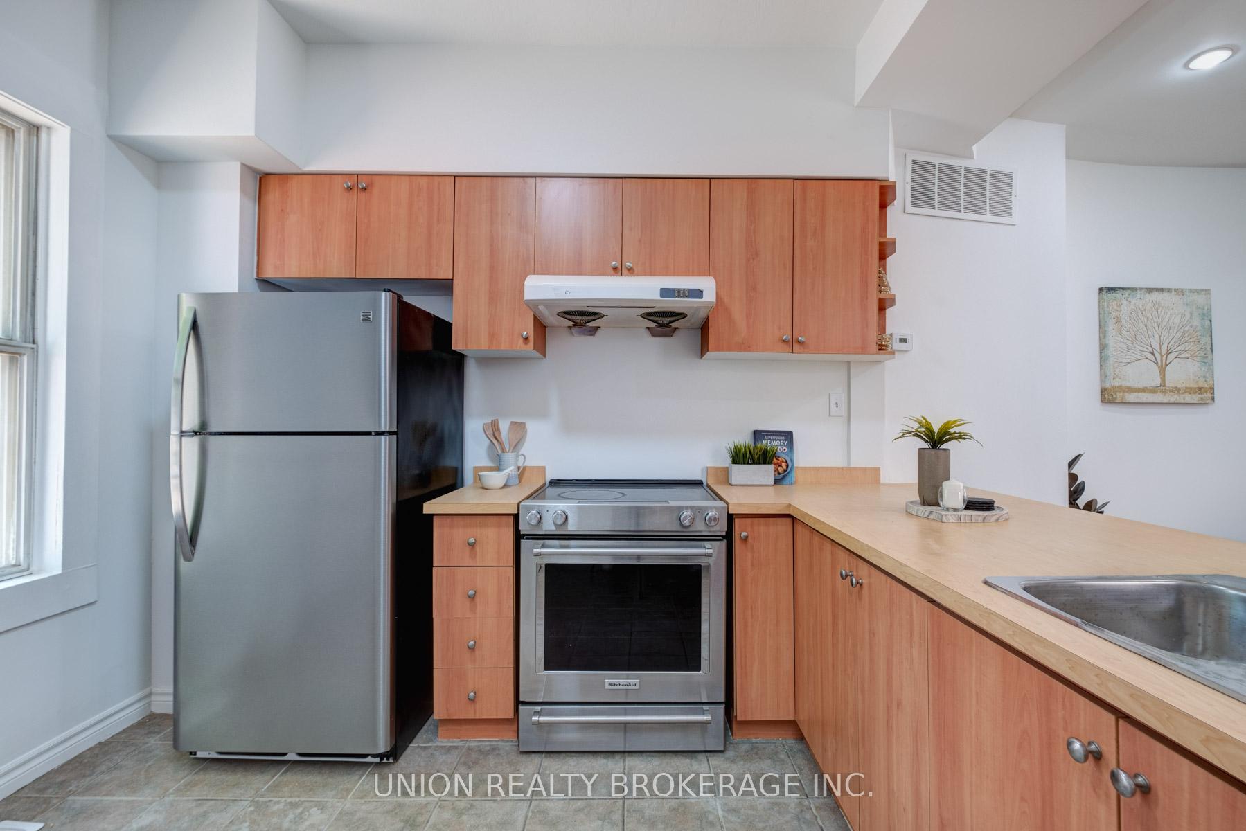 533 Victoria Park Avenue, Toronto