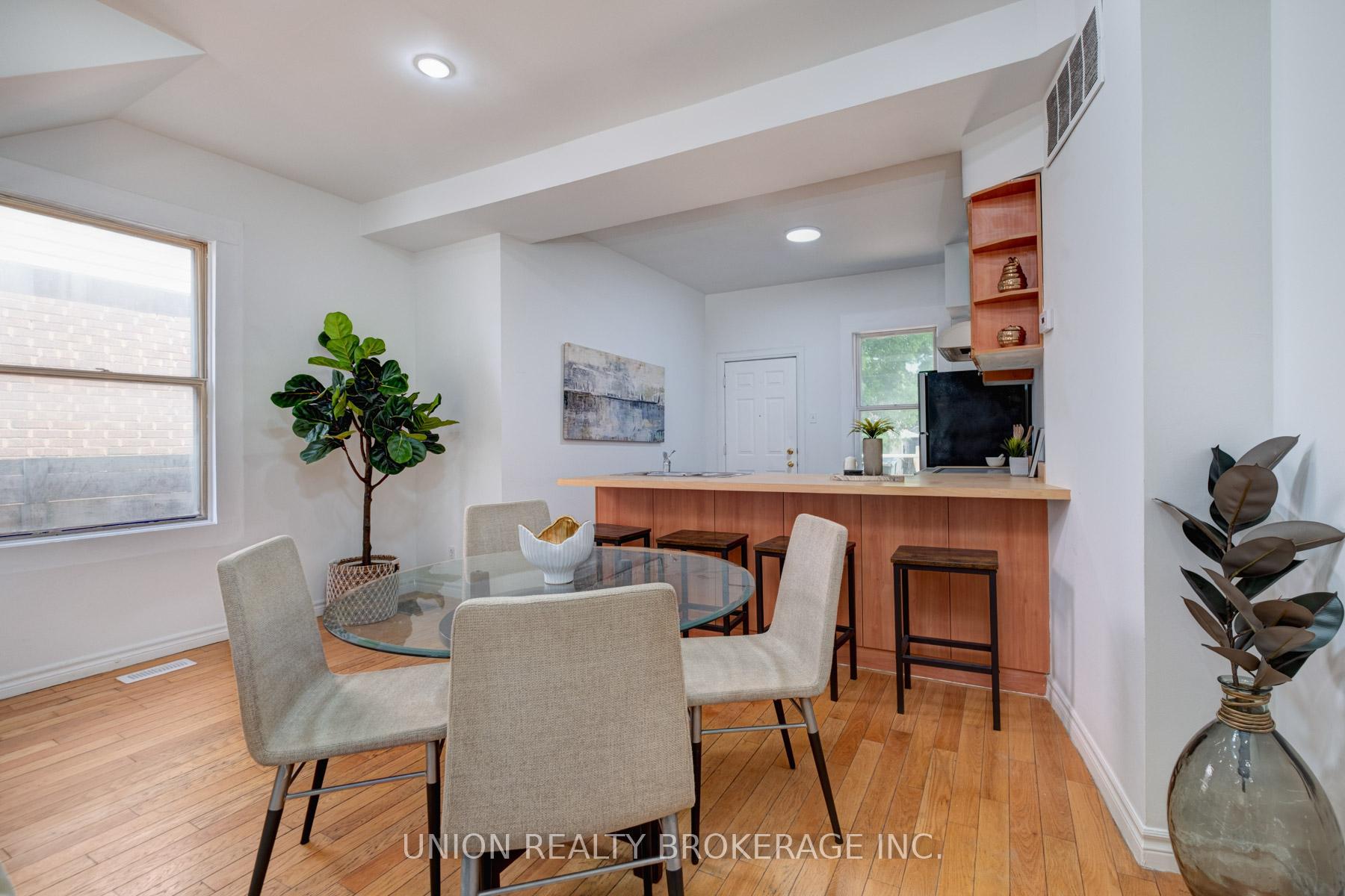 533 Victoria Park Avenue, Toronto