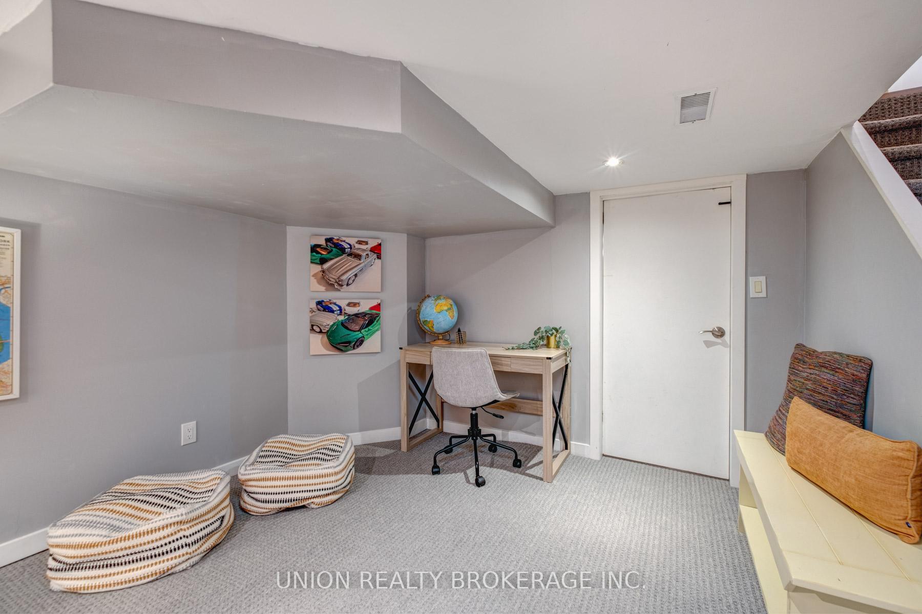 180 Bellefair Avenue, Toronto