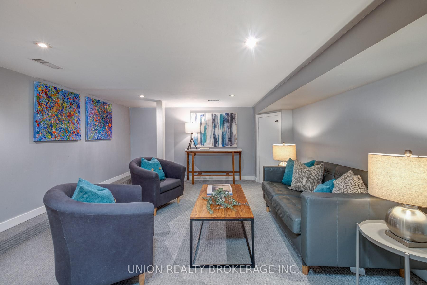 180 Bellefair Avenue, Toronto