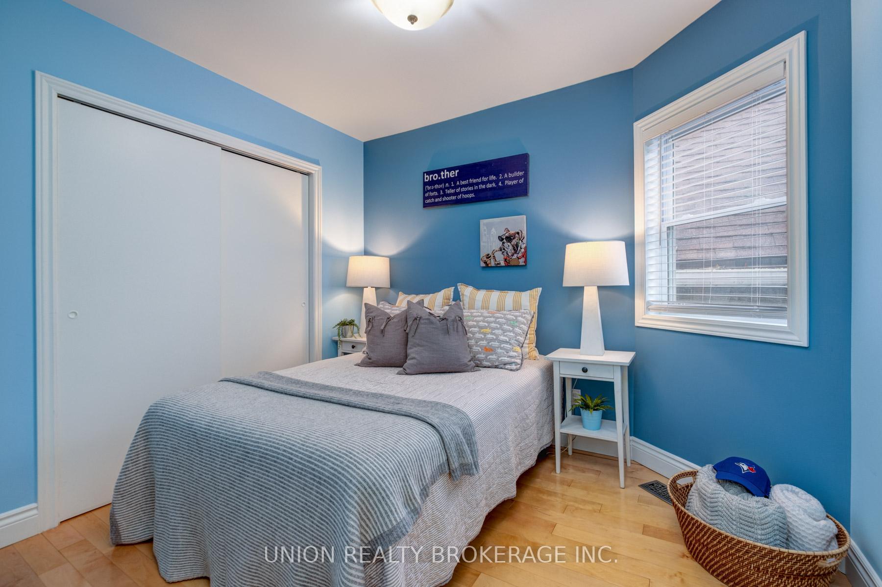 180 Bellefair Avenue, Toronto
