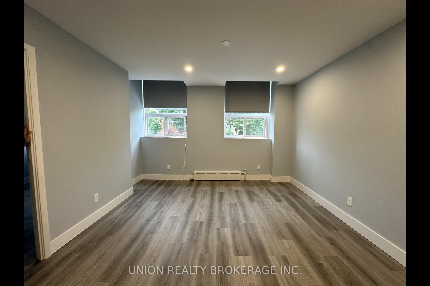 #5 - 856 Kingston Road