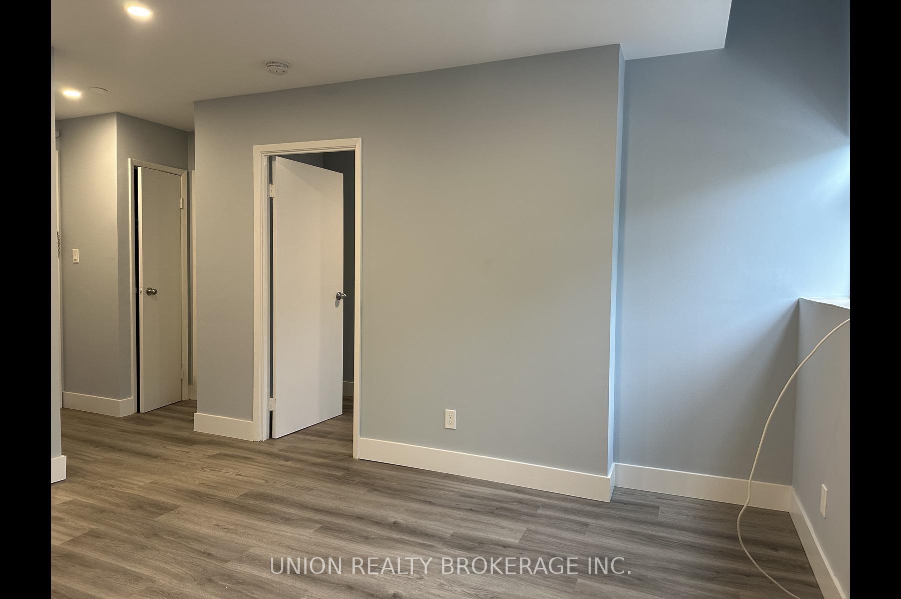 #5 - 856 Kingston Road