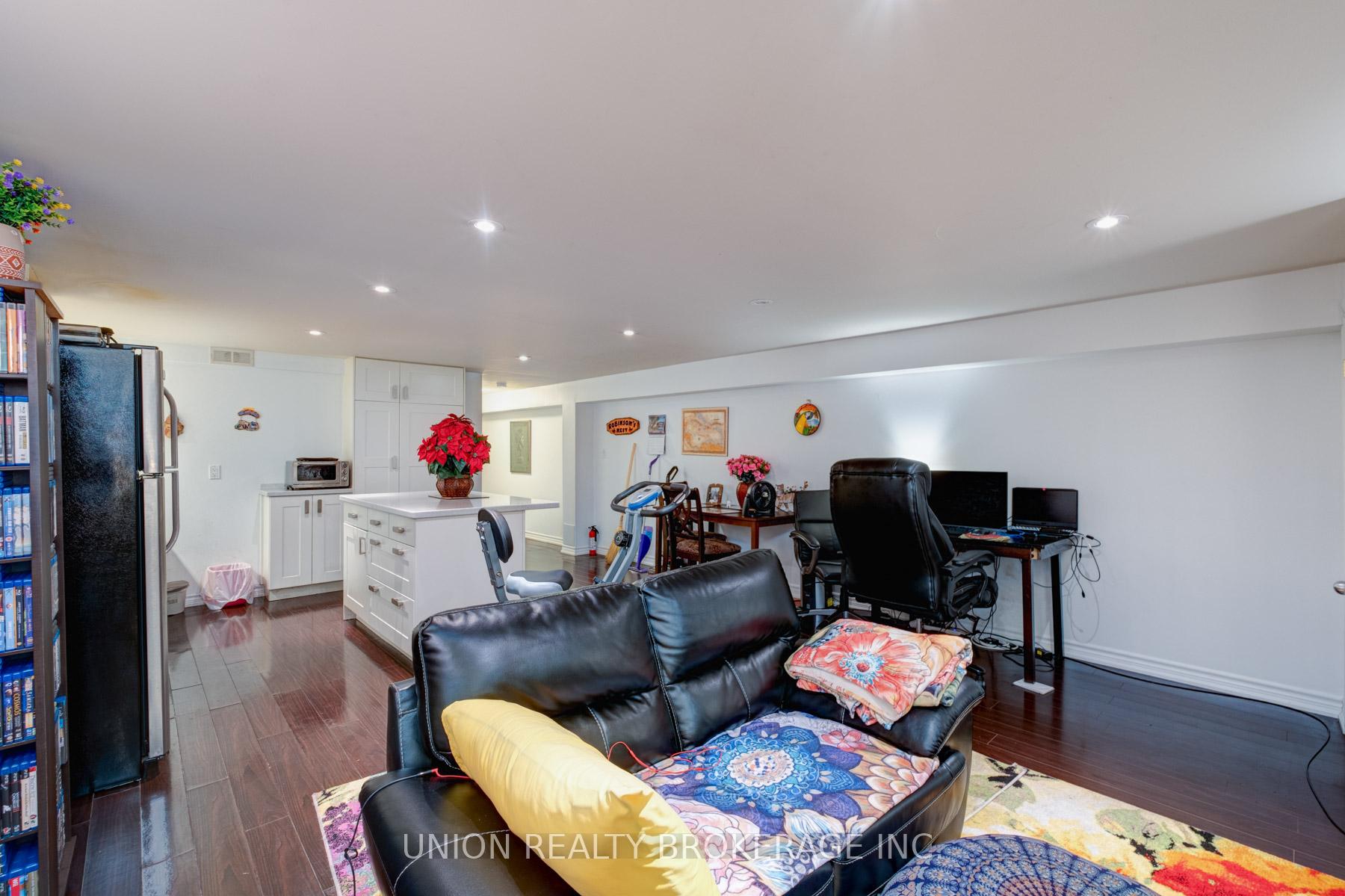 11 Bonfield Avenue, Toronto