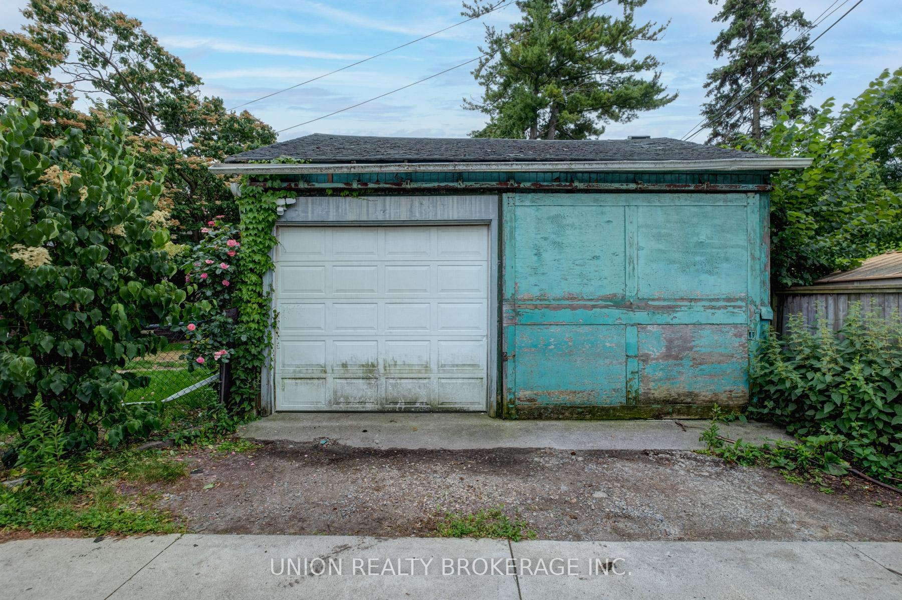 2 Kimberley Avenue, Toronto