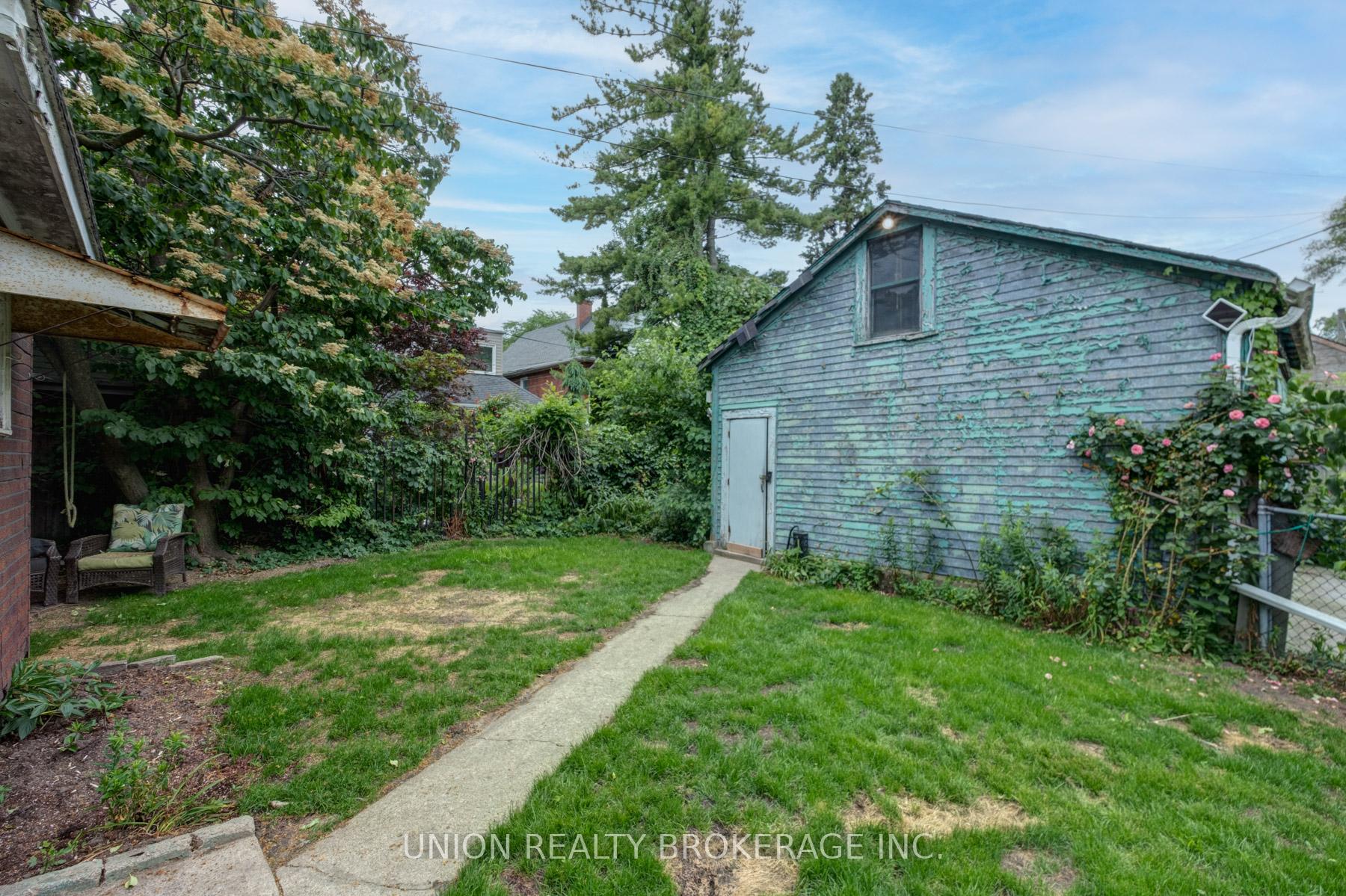 2 Kimberley Avenue, Toronto