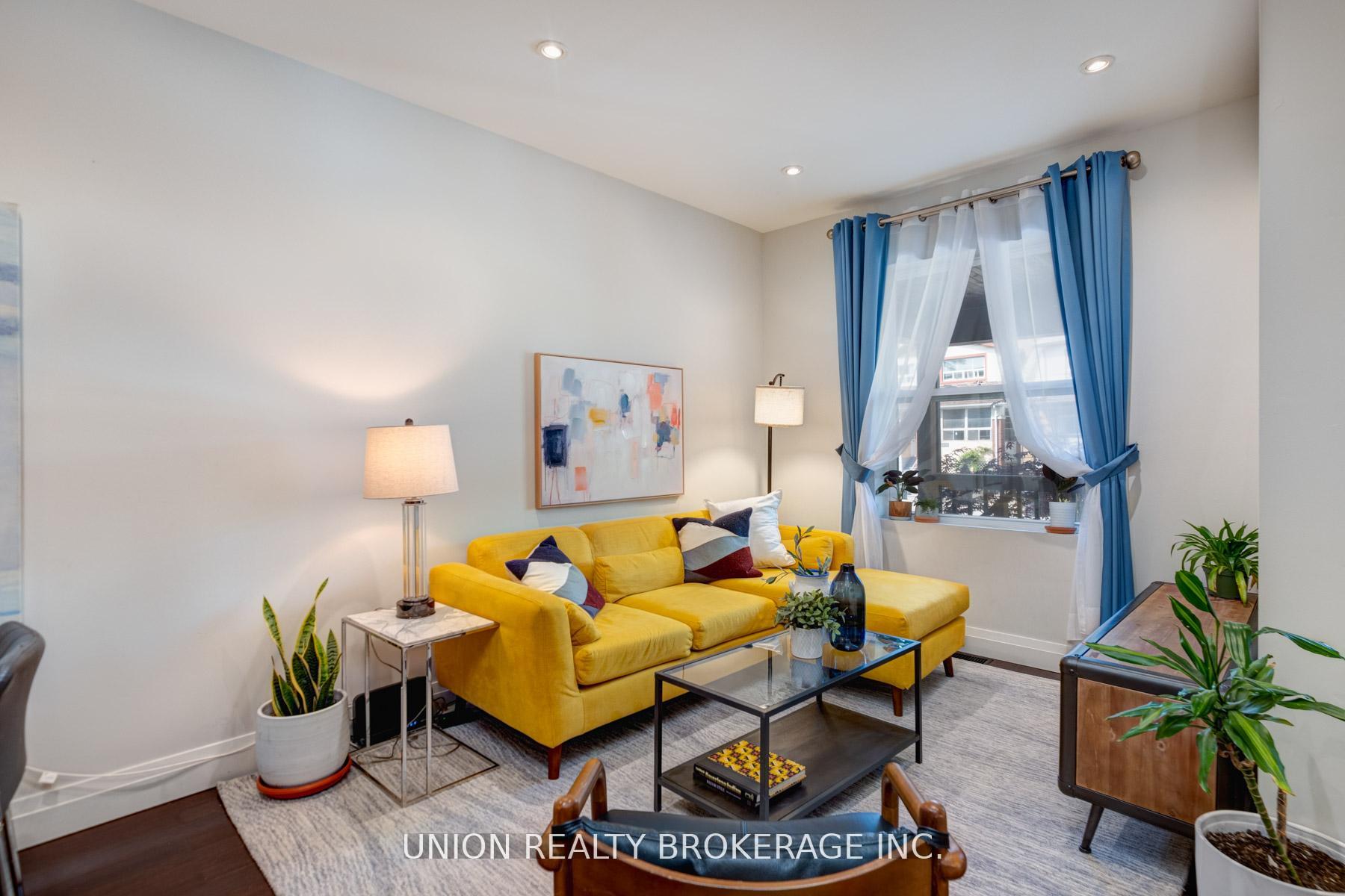 793 Woodbine Avenue, Toronto