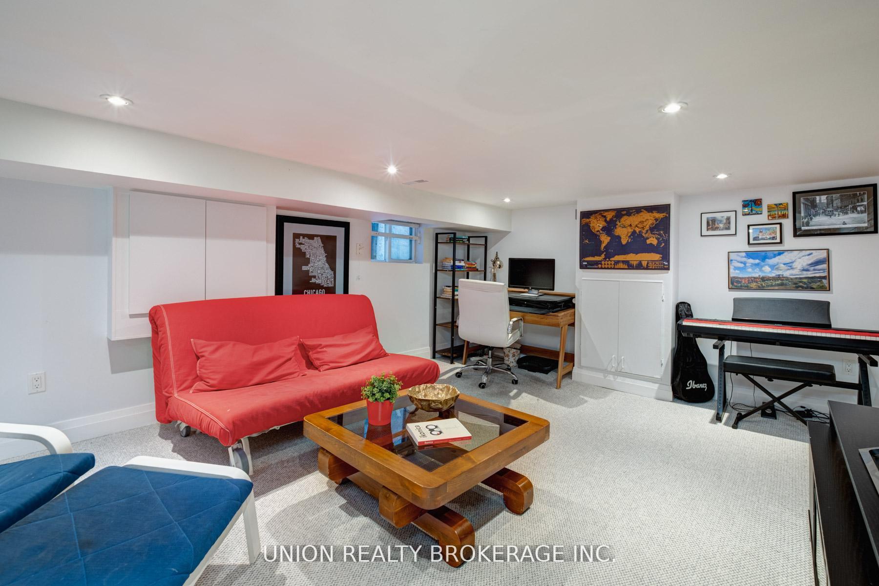 793 Woodbine Avenue, Toronto