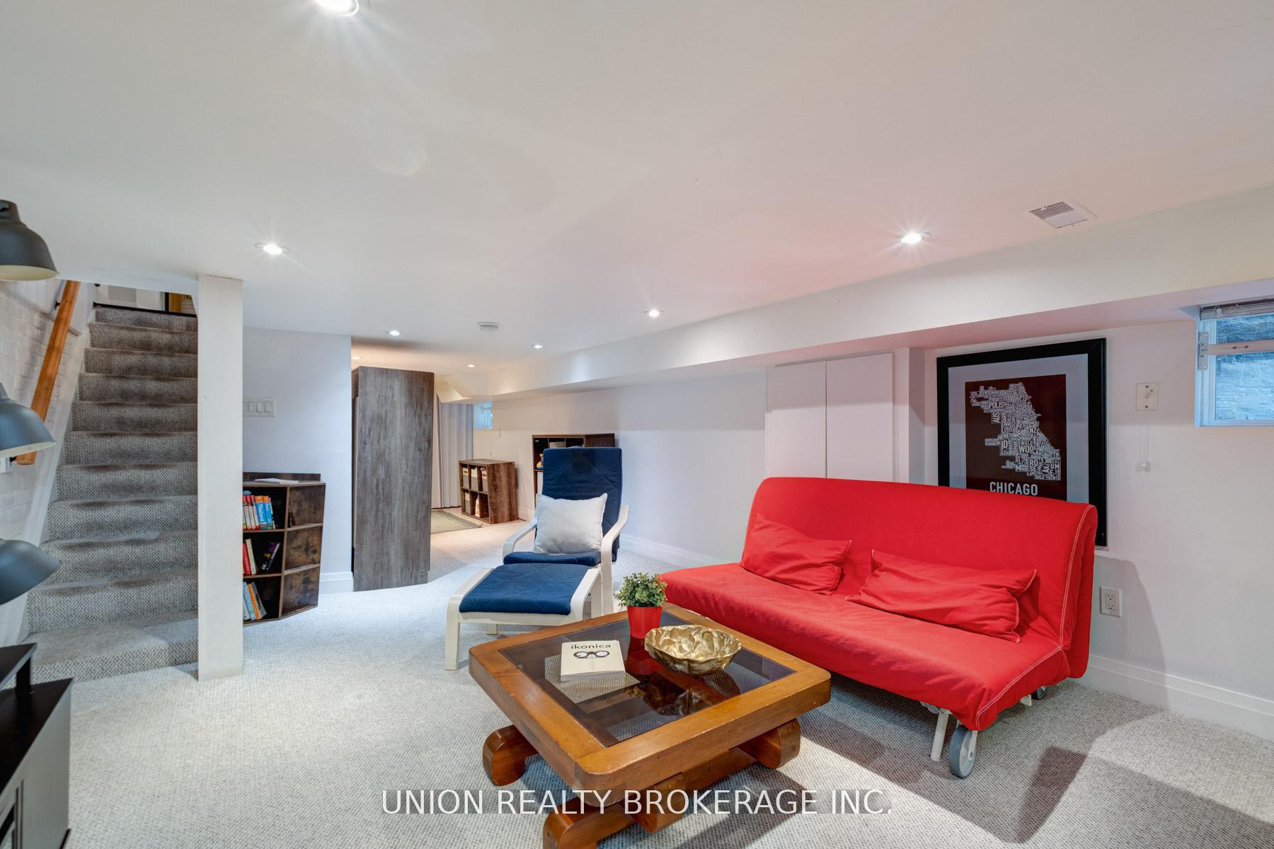 793 Woodbine Avenue, Toronto