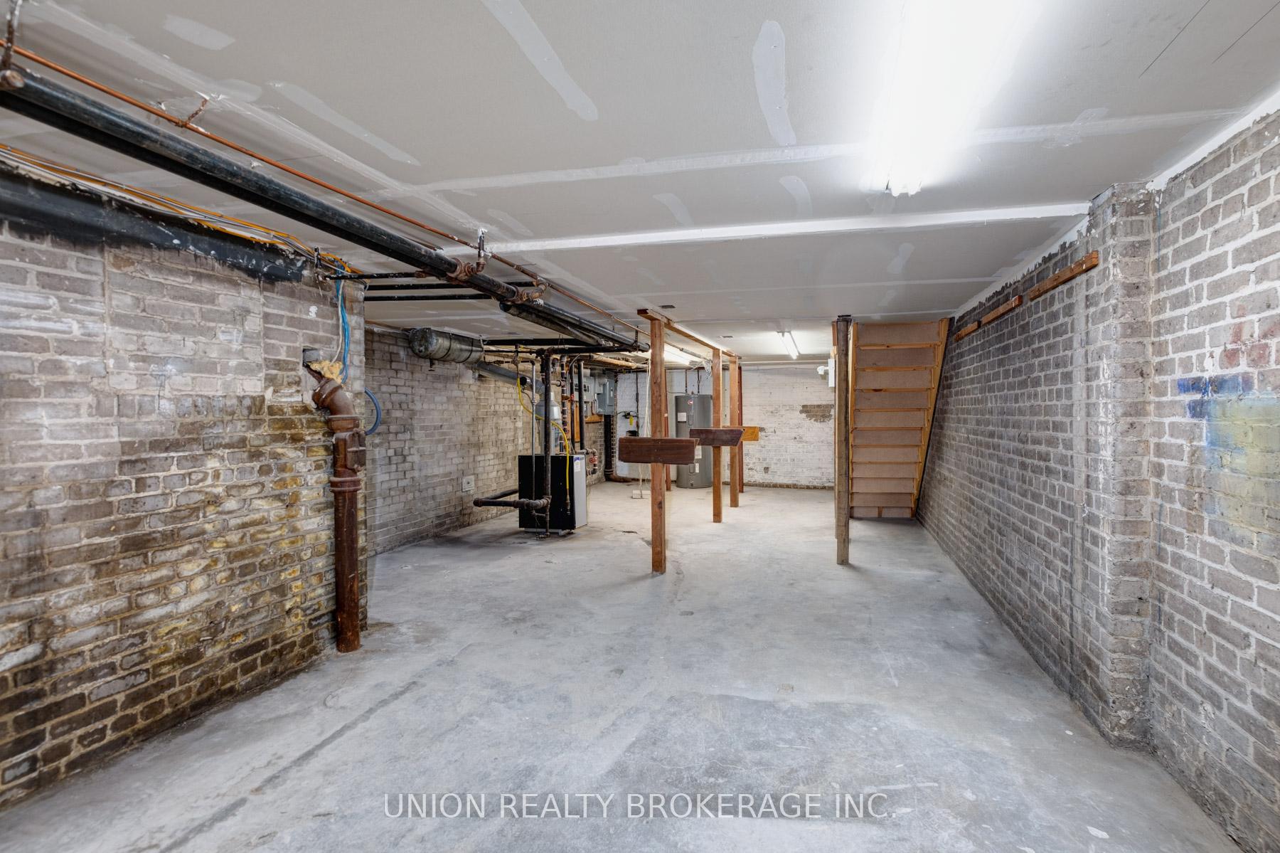 964 Kingston Road, Toronto