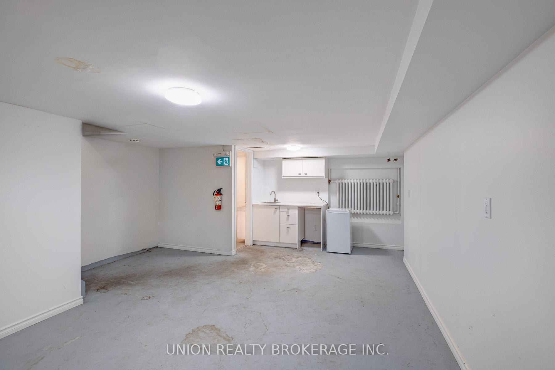 964 Kingston Road, Toronto