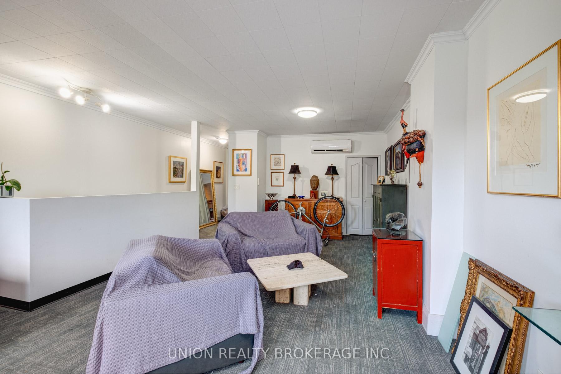 964 Kingston Road, Toronto