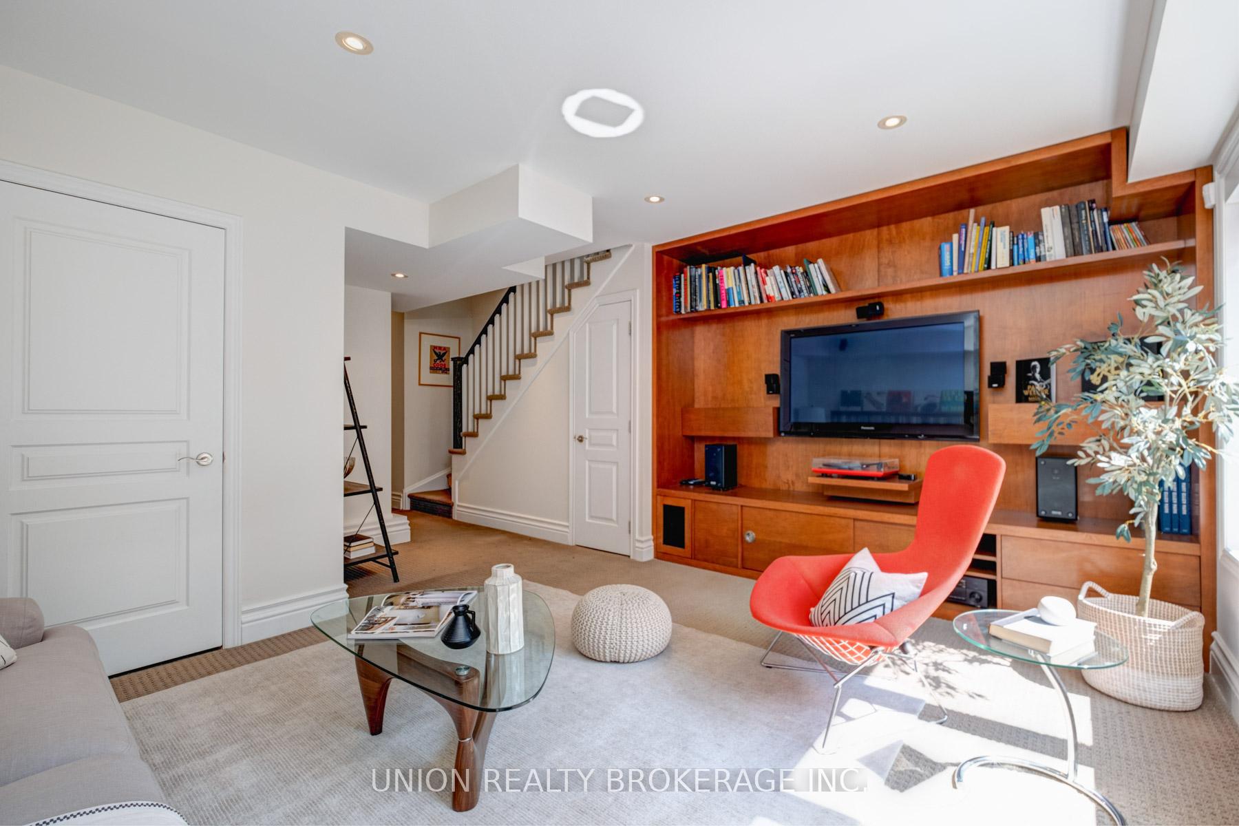 134 Edgewood Avenue, Toronto