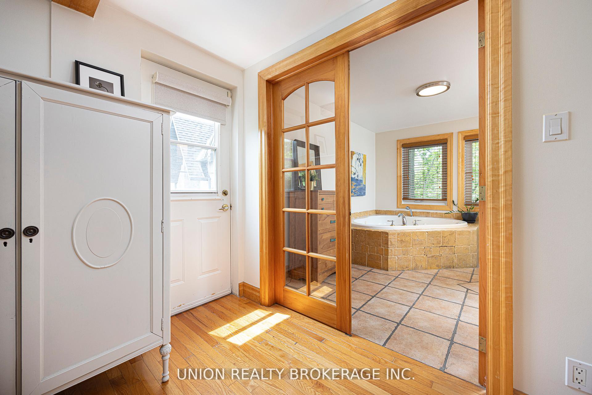 120 Scarboro Crescent, Toronto