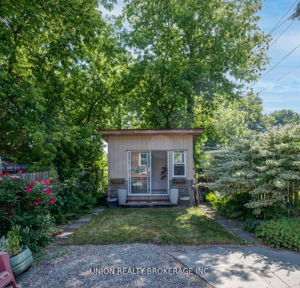 301 Victoria Park Avenue, Toronto