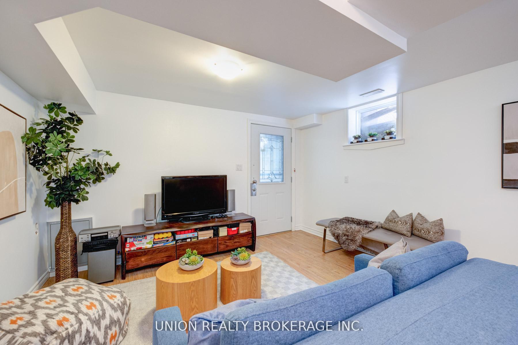 301 Victoria Park Avenue, Toronto
