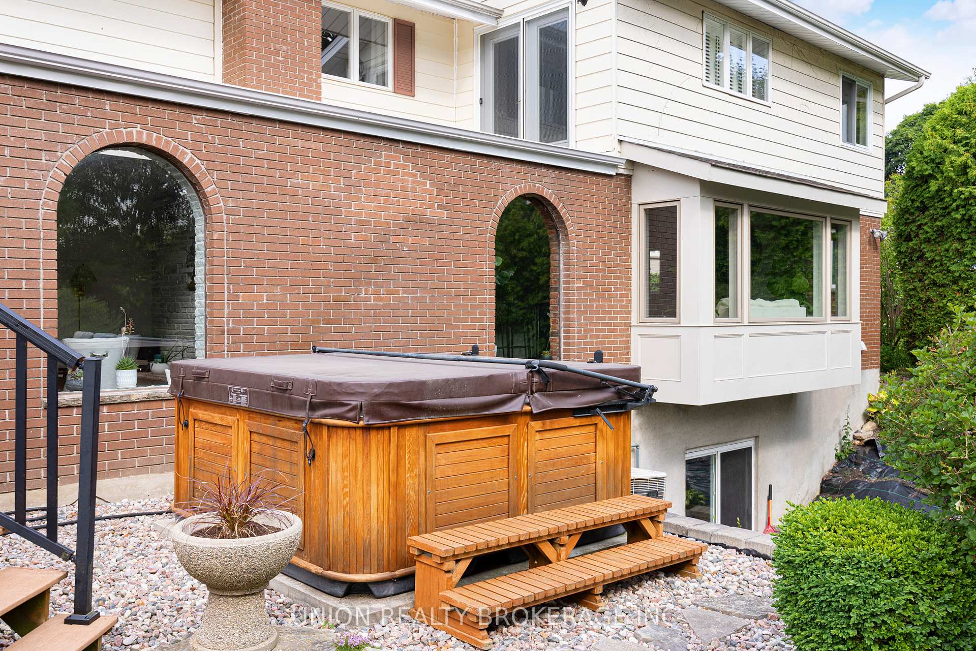 787 Glenmanor Drive