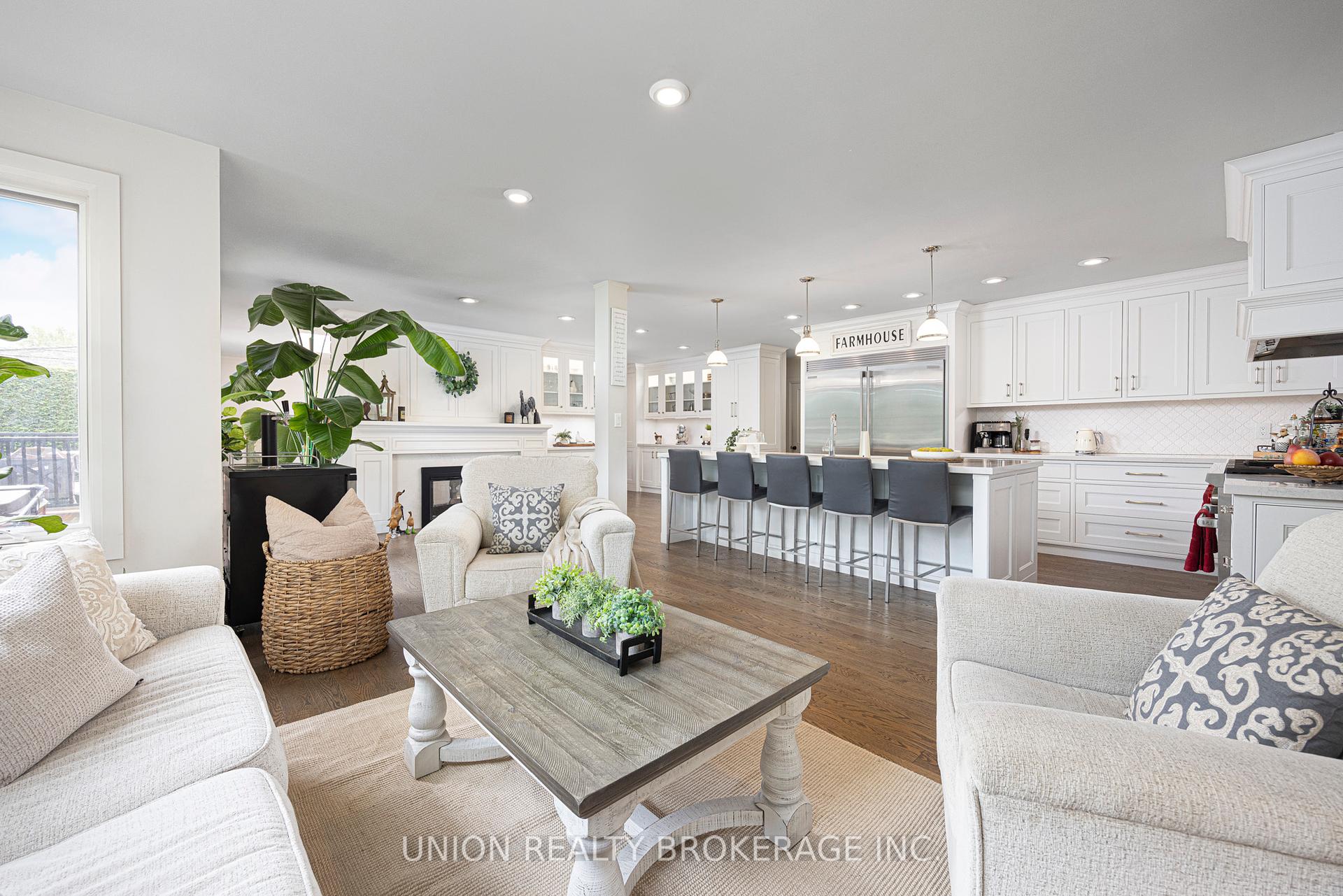 787 Glenmanor Drive