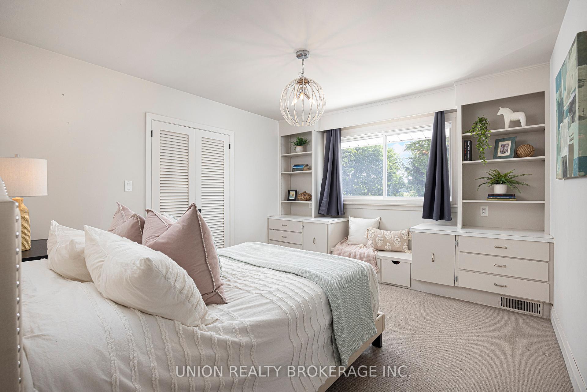 787 Glenmanor Drive