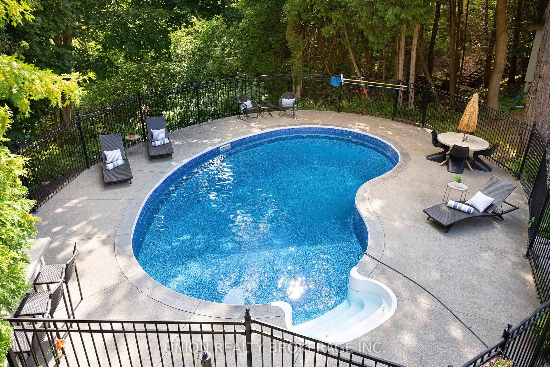 787 Glenmanor Drive