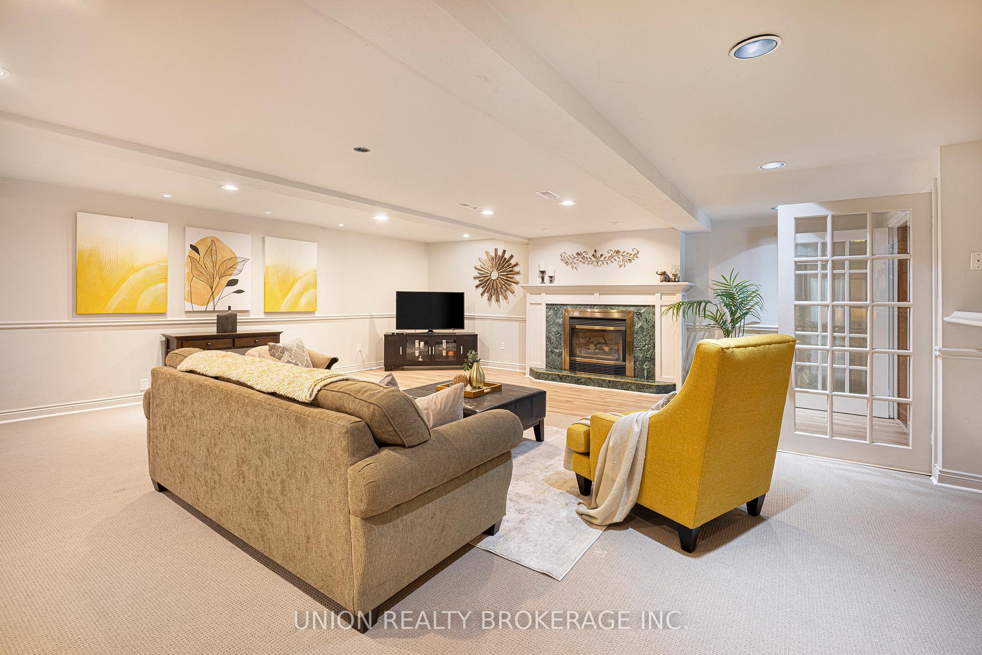 787 Glenmanor Drive