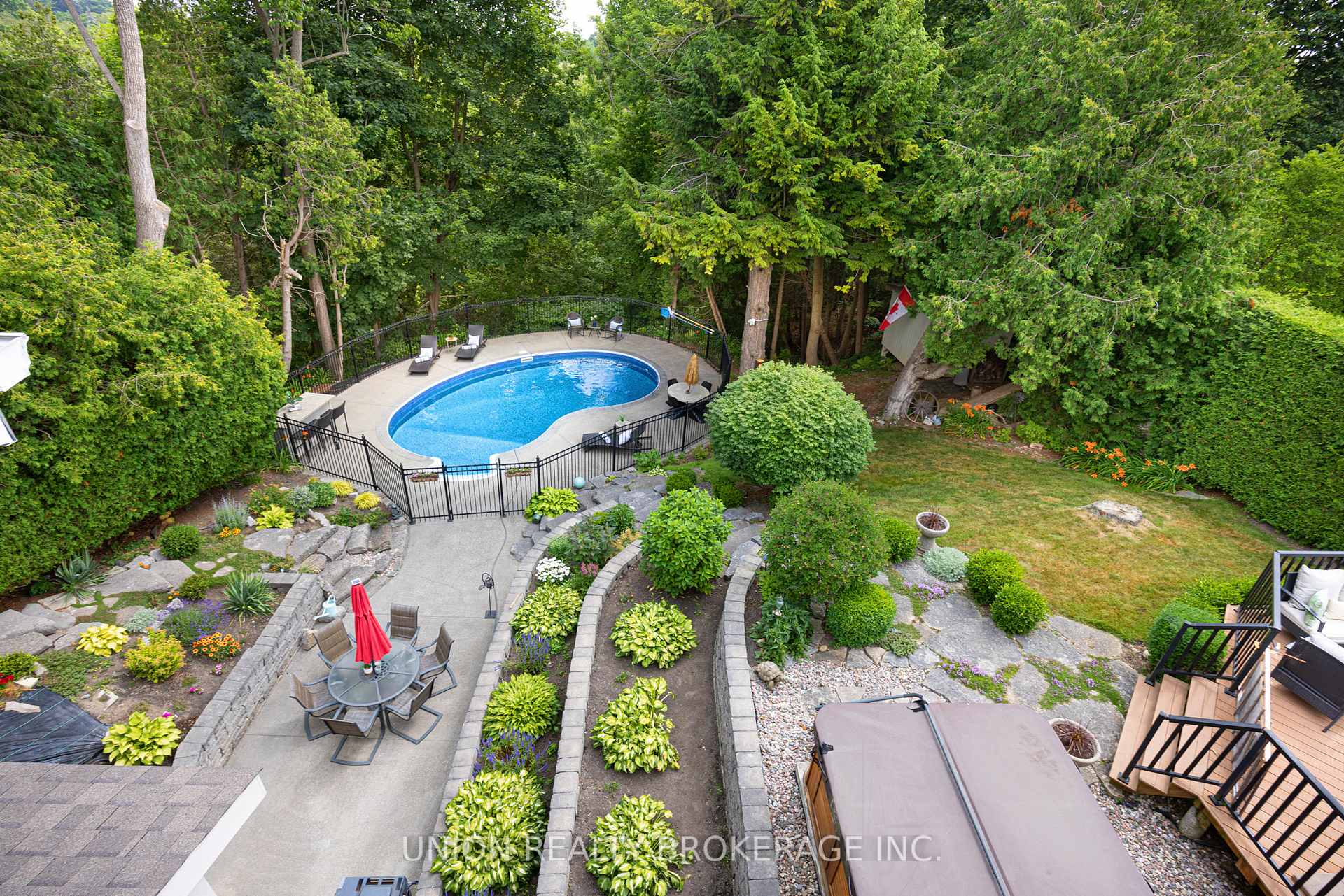787 Glenmanor Drive