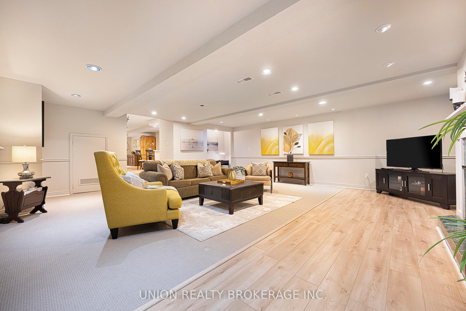 787 Glenmanor Drive