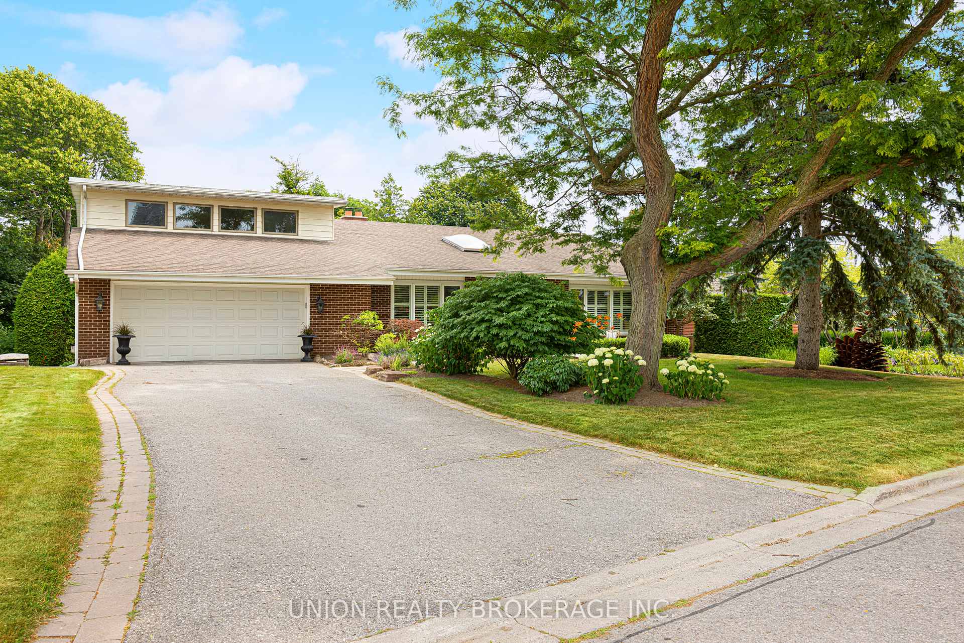 787 Glenmanor Drive