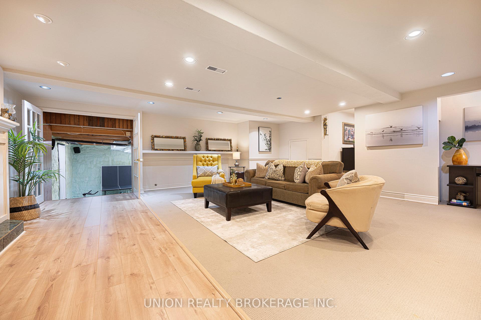 787 Glenmanor Drive
