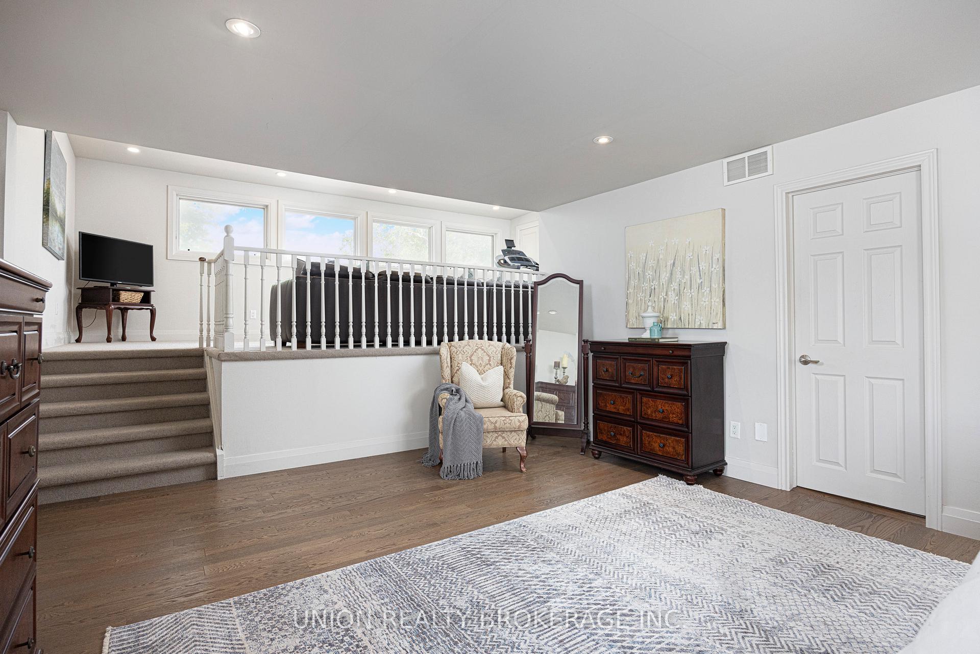 787 Glenmanor Drive