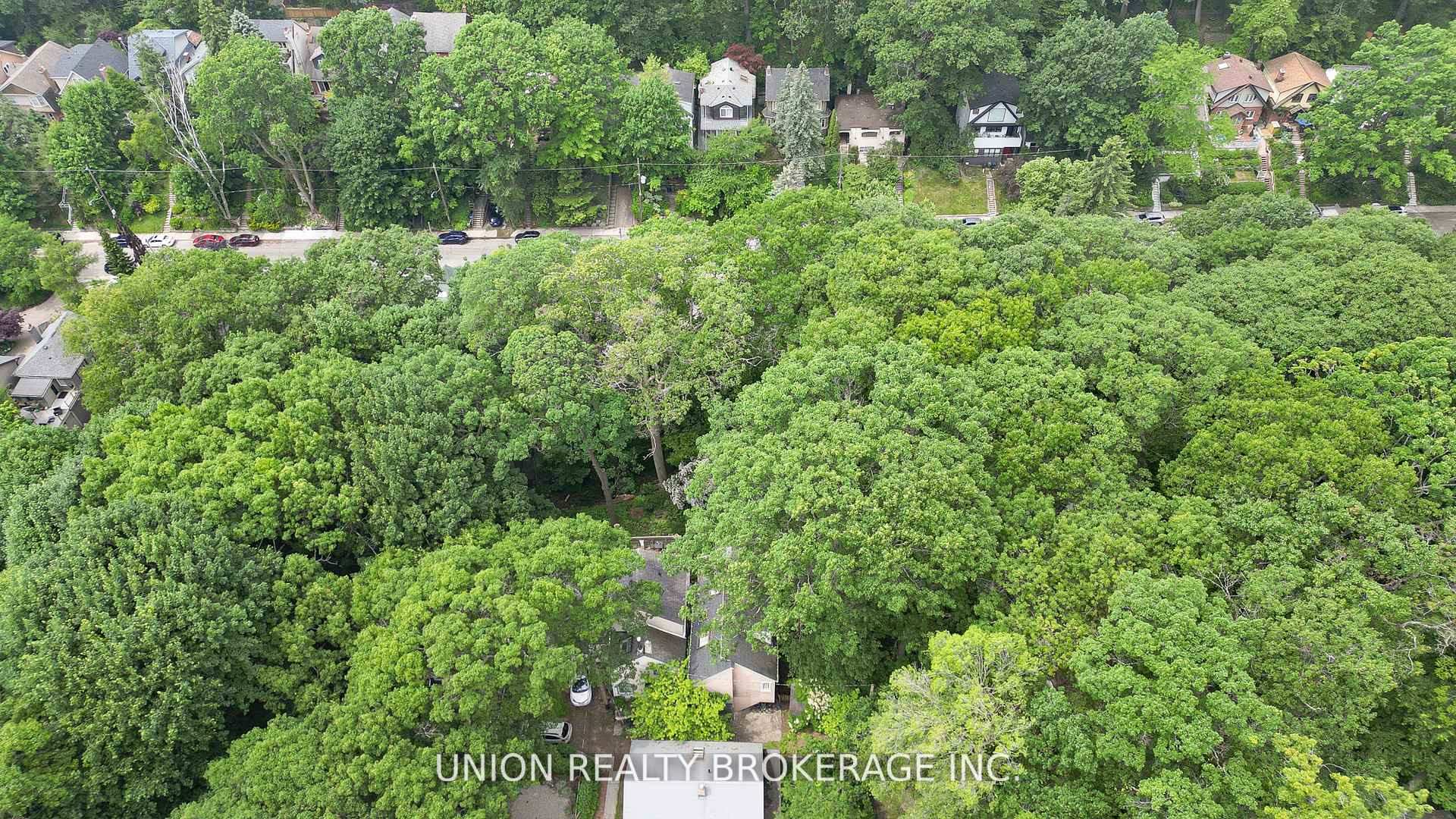 32B Victoria Park Avenue, Toronto E06