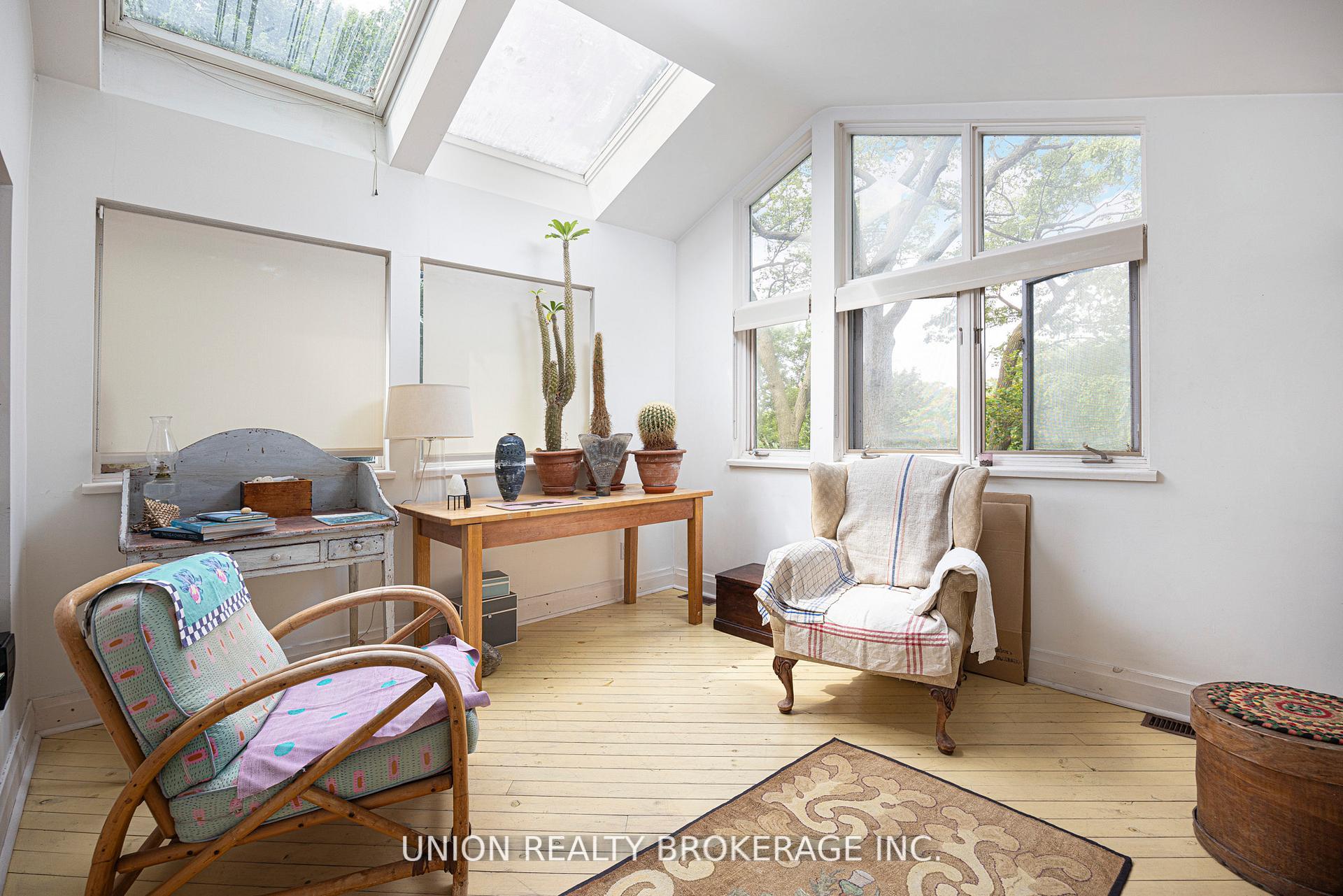 32B Victoria Park Avenue, Toronto E06