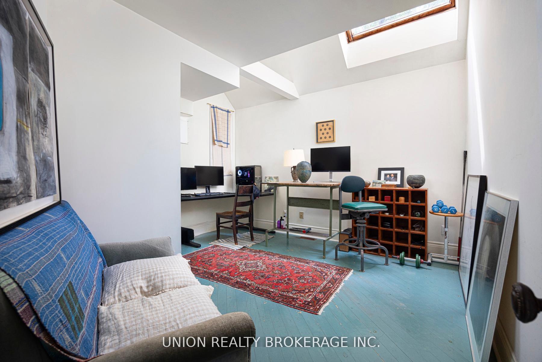 32B Victoria Park Avenue, Toronto E06